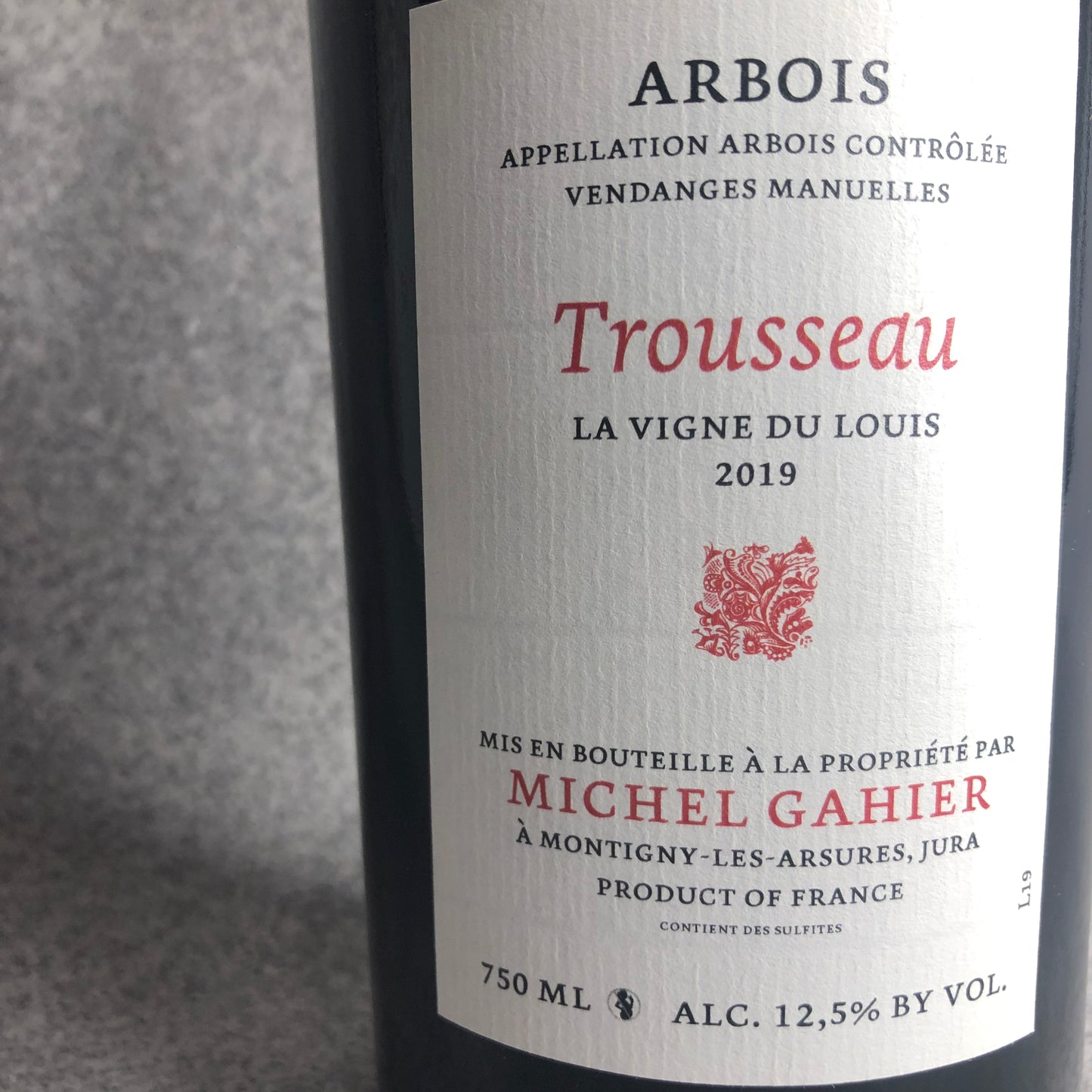 アルボワ・ルージュ・ラ・ヴィーニュ・デュ・ルイ 2019 / ミシェル・ガイエ